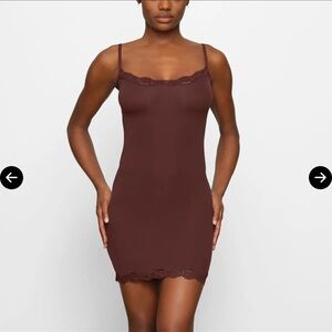 SKIMS FITS EVERYBODY LACE DRESS COCOA XS